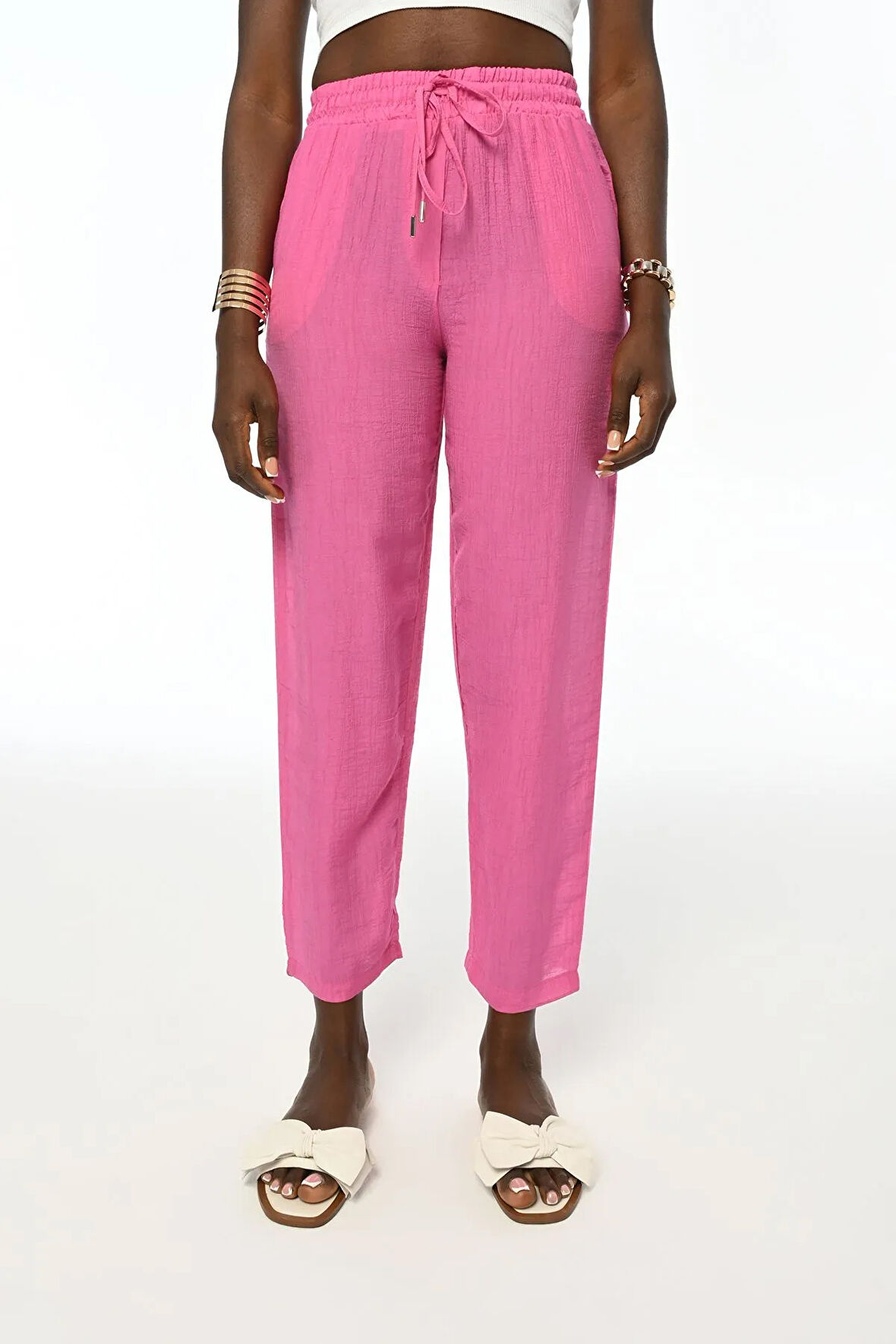 KADIN BELİ LASTİKLİ RAHAT KALIP DÜZ RENK PANTOLON