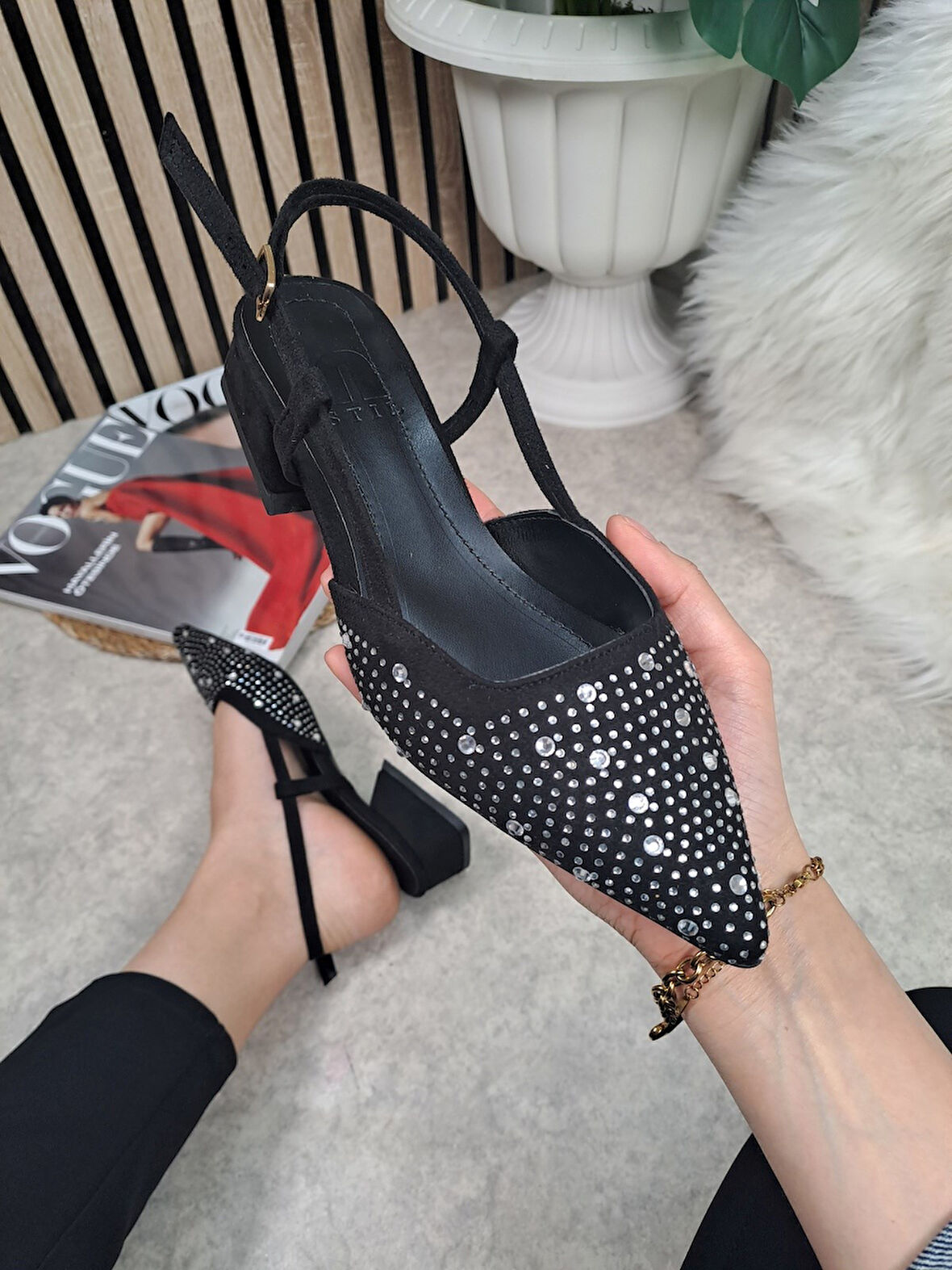 Günlük Kadın Abiye Kalın Kısa Topuklu Taşlı Ayarlanabilir Tokalı Sivri Burun Babet Ayakkabı 458