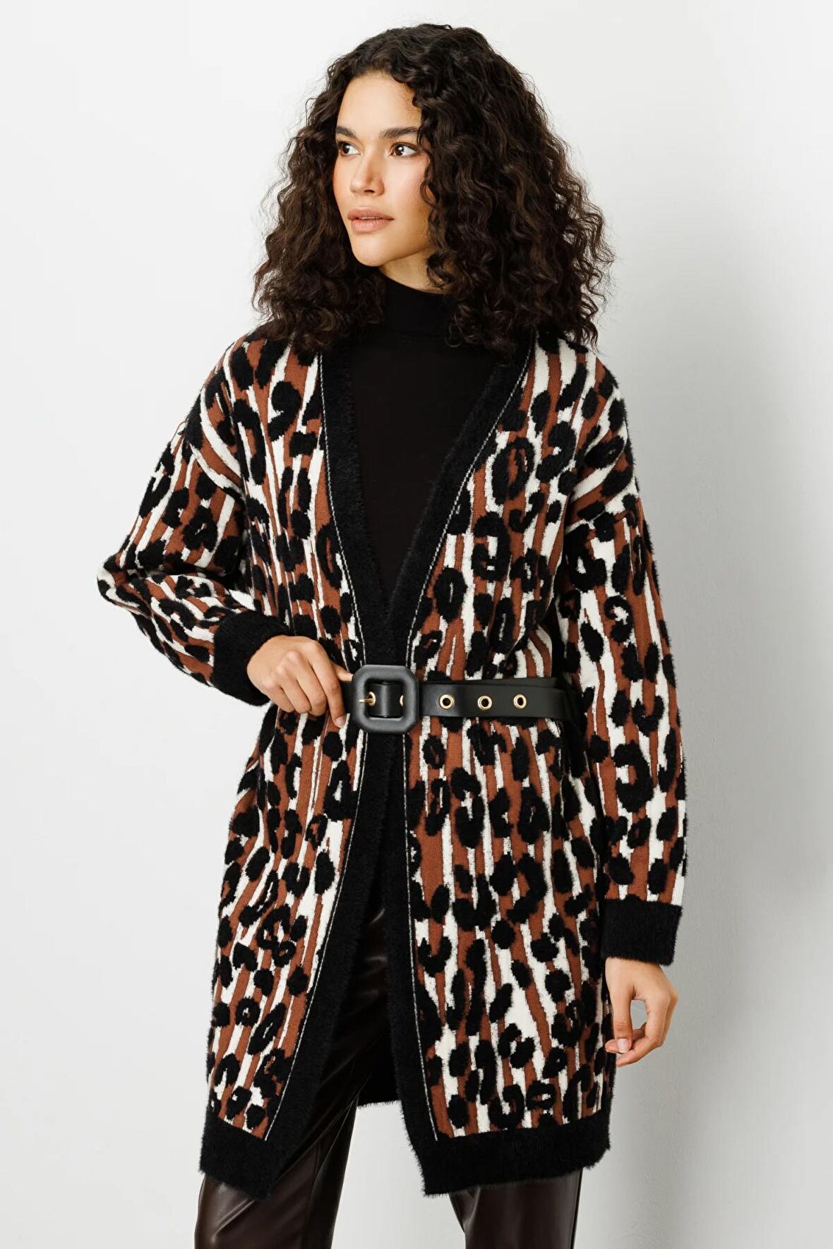 On Leopar Desenli Siyah Kadın Hırka 23225922