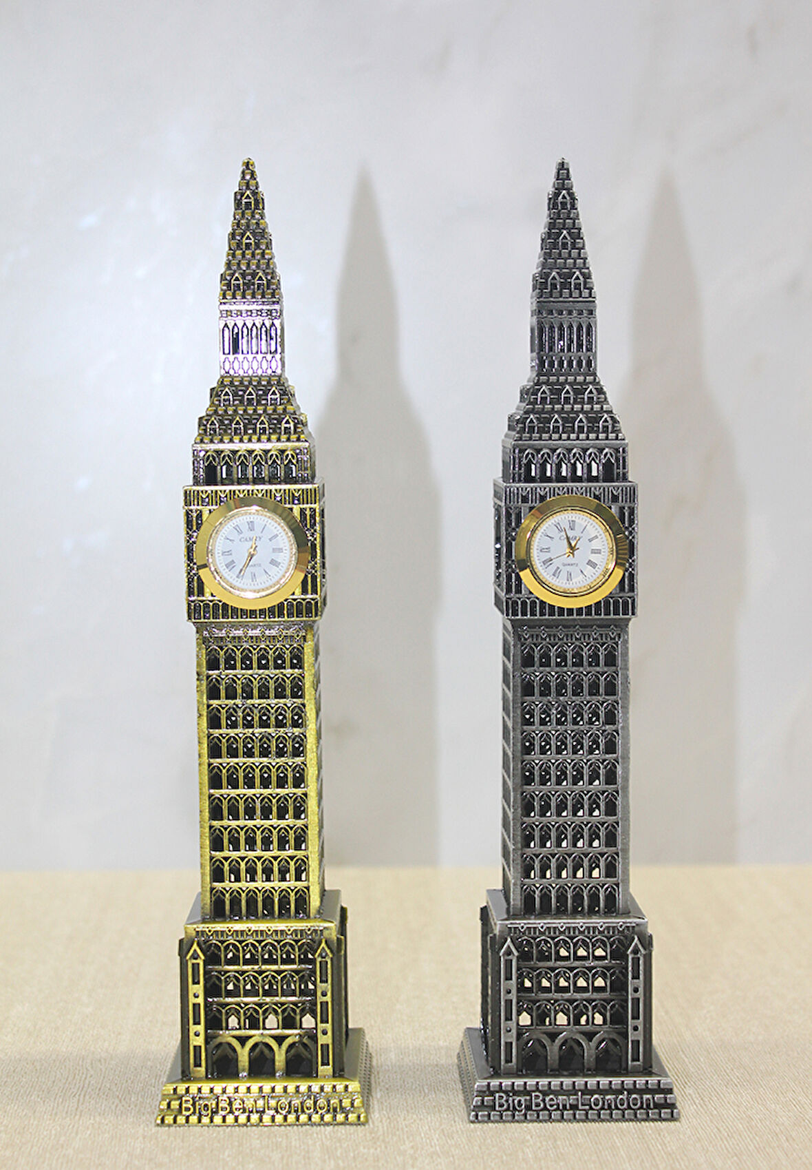 neararsanbizden Metal Saat Kulesi