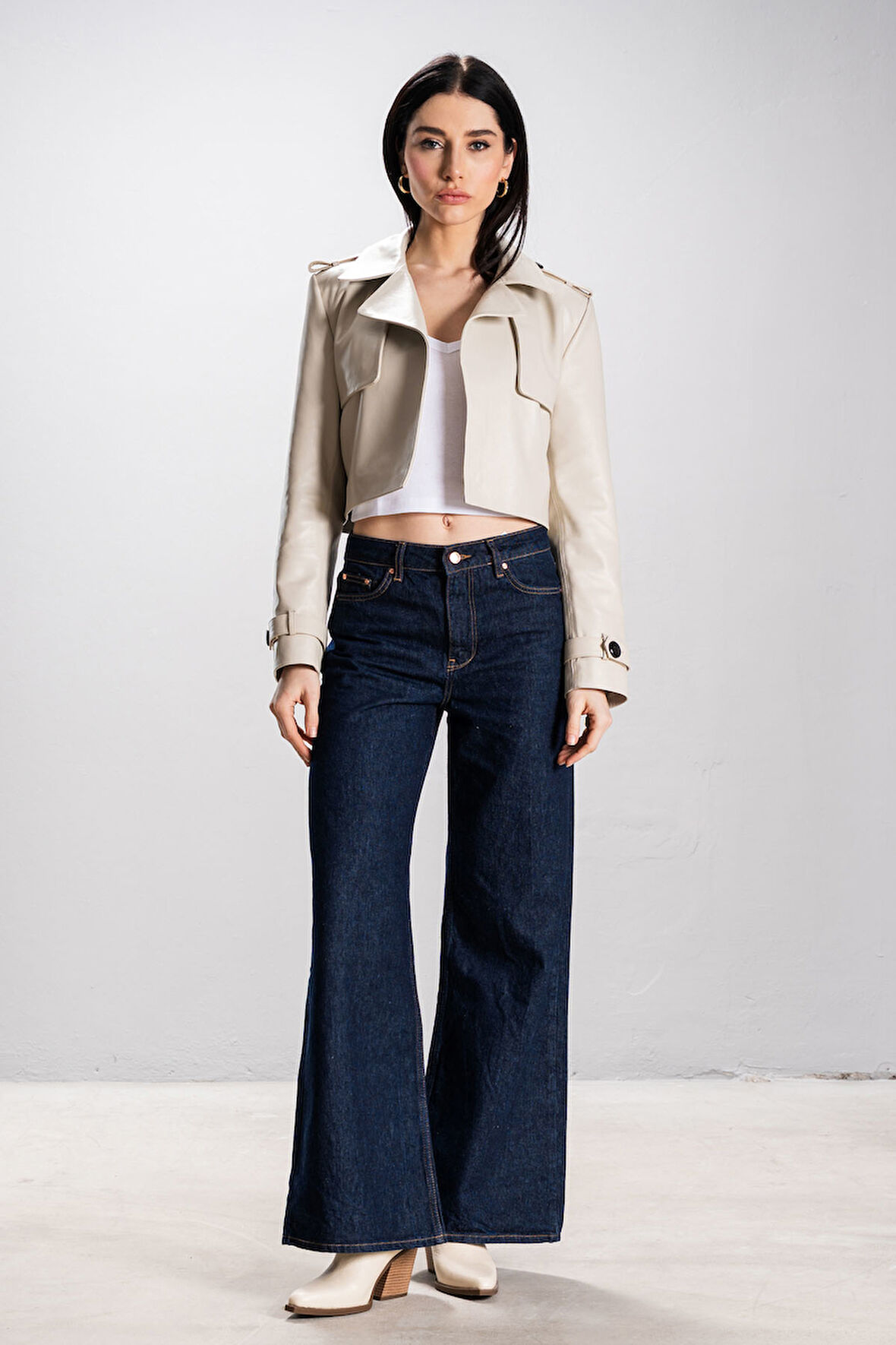 DERİCLUB Grace Kadın Crop Apoletli Gerçek Deri Ceket BEJ