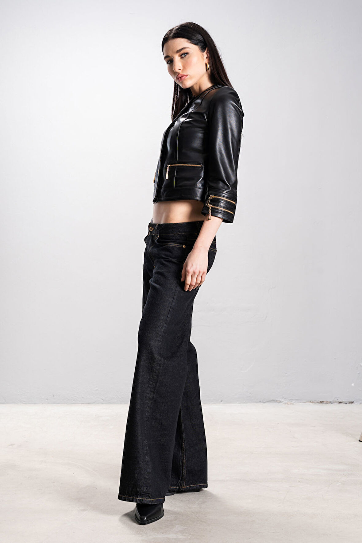 DERİCLUB Carol Kadın Cropfit Sıfır Yaka Gerçek Deri Mont SİYAH