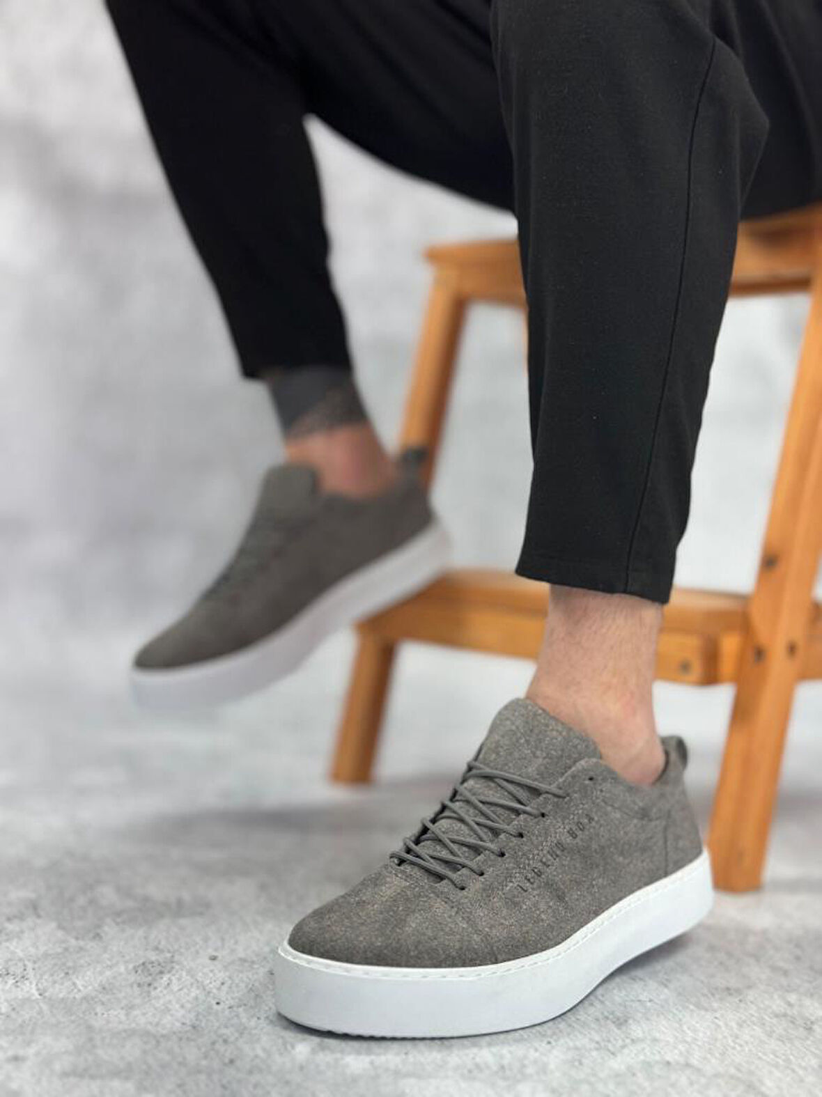 BA0104 Bağcıklı Gri Süet Beyaz Taban Spor Klasik Erkek Ayakkabı