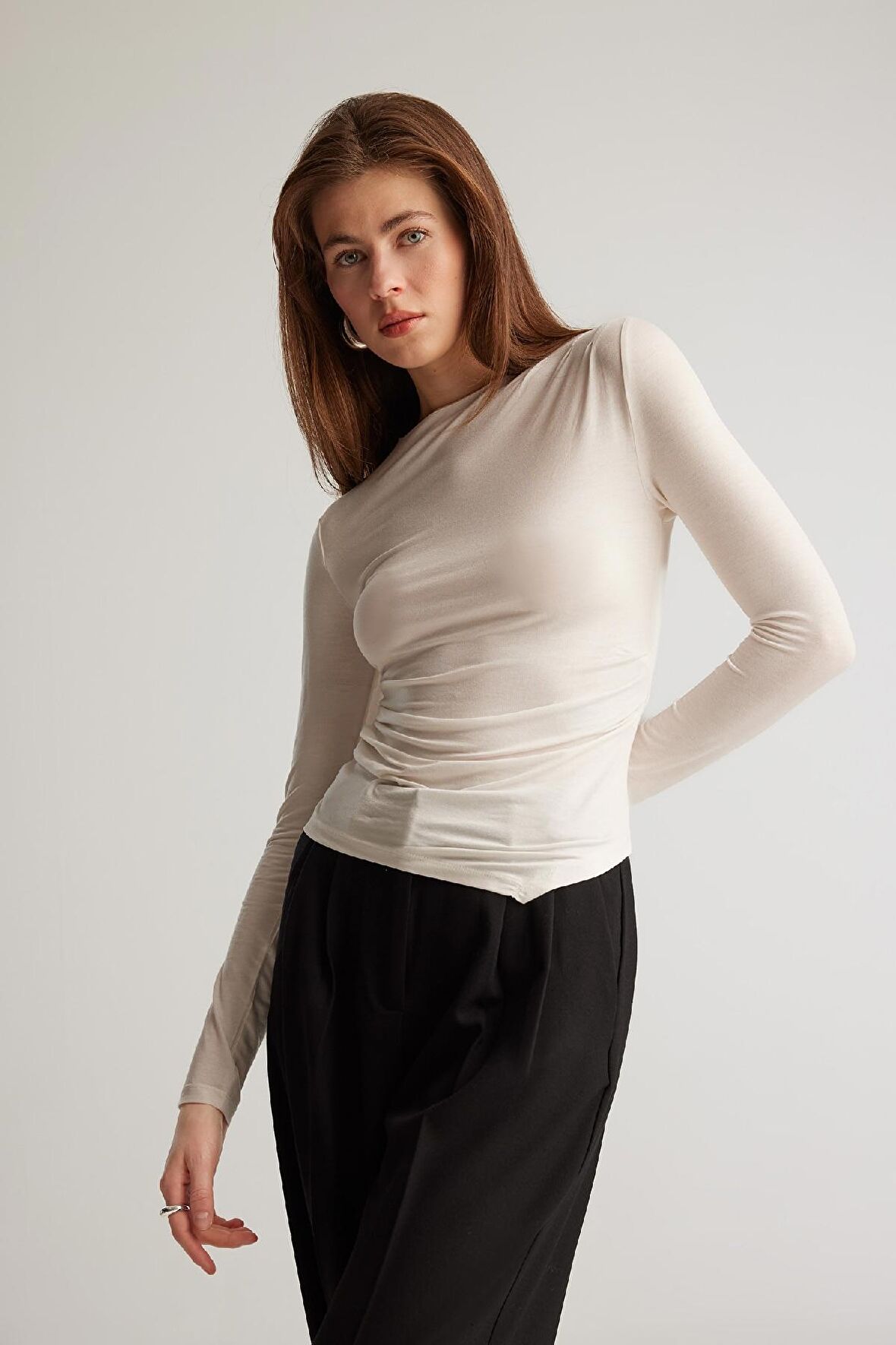 DeFacto Slim Fit Dar Kesim Bisiklet Yaka Basic Düz Soft Touch Uzun Kollu Tişört E5884AX25SPER105