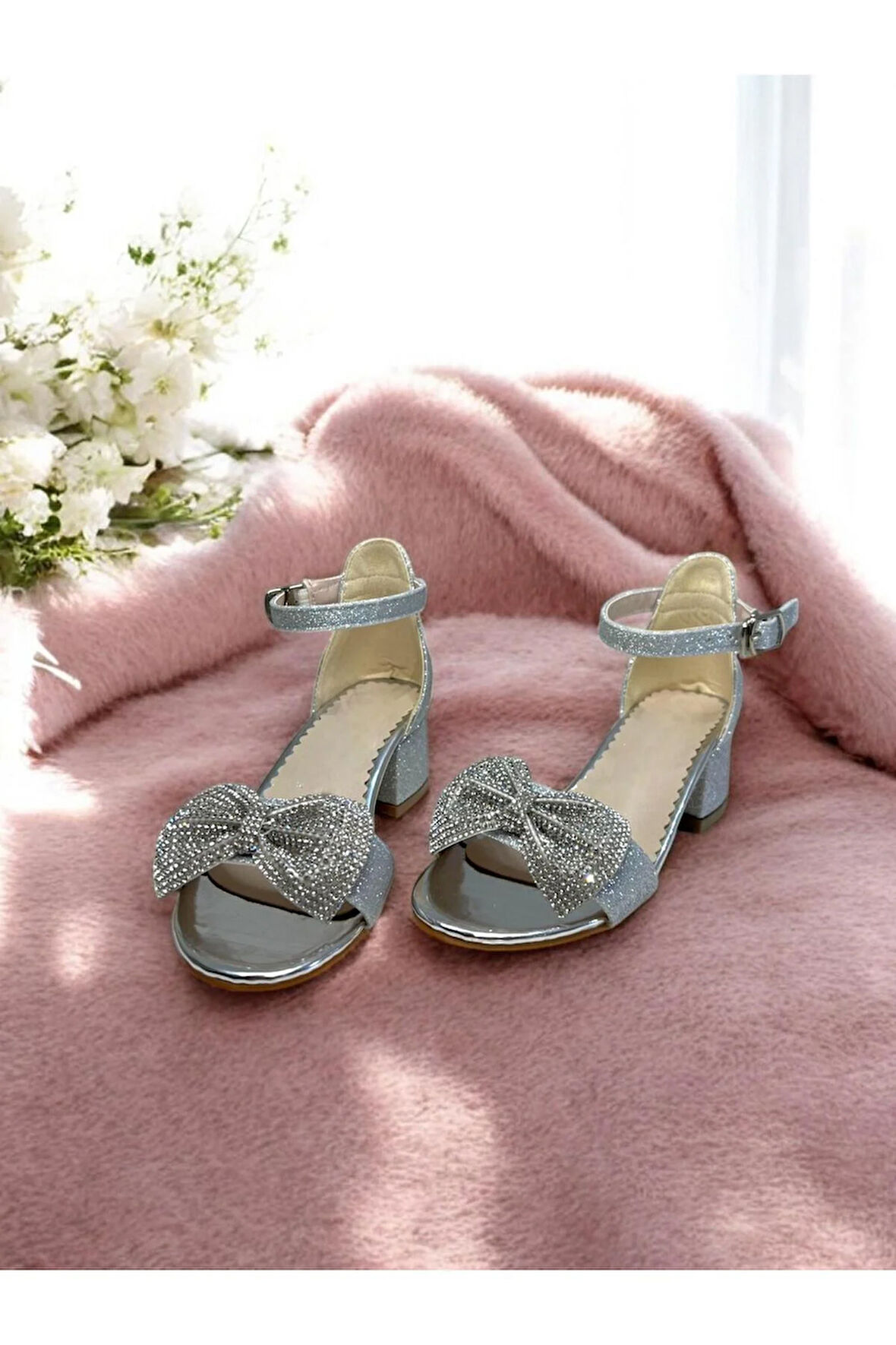 Kız Çocuk Simli Kelebek Taşlı Fiyonklu Topuklu Abiye Ayakkabı