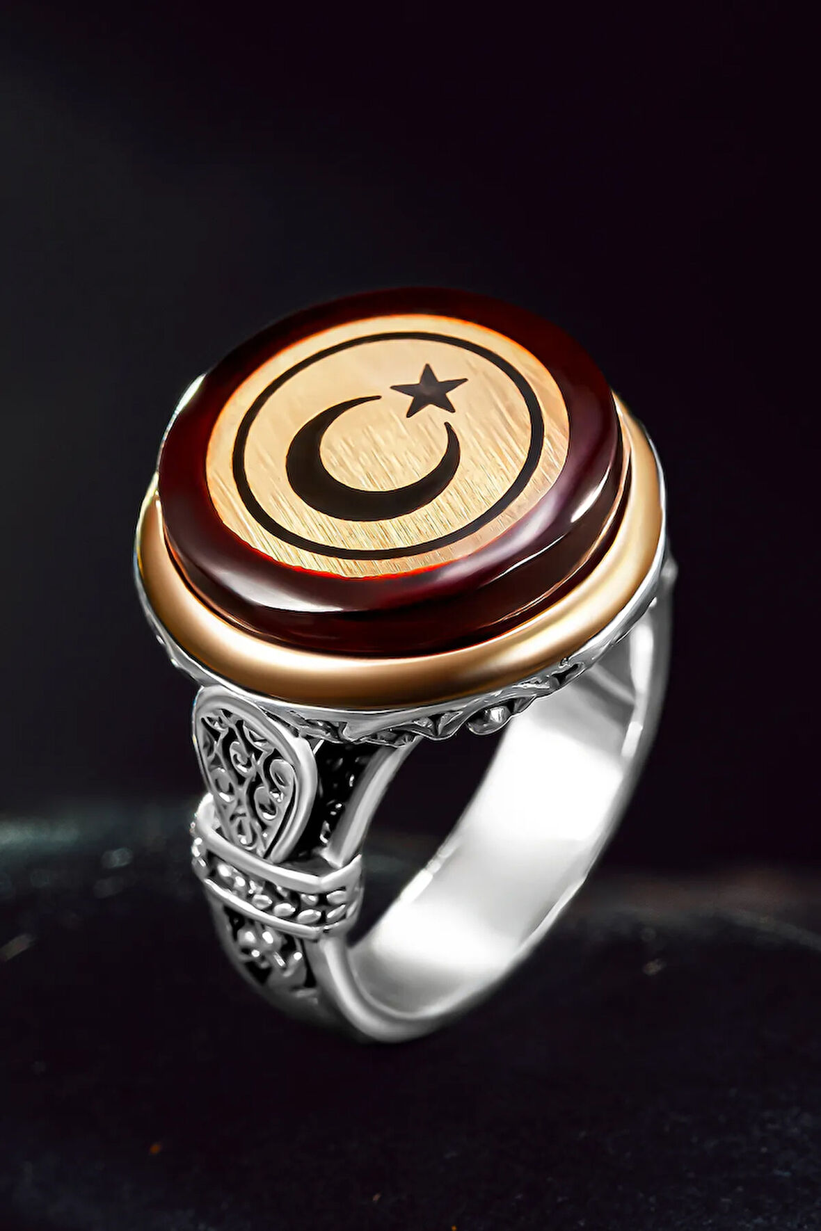 Erkek Gümüş Yüzük - Kırmızı Kehribar Taşı Ay Yıldız İşlemeli İnce Kibar Erkek Yüzük