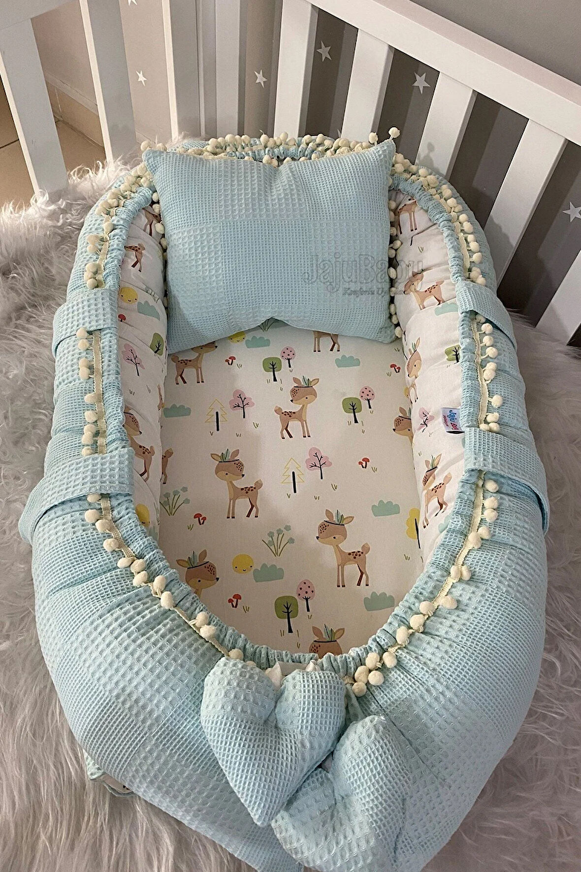Nest Mavi Wafle Pike Kumaş Geyik Tasarım Ponponlu Jaju-babynest Anne Yanı Bebek Yatağı