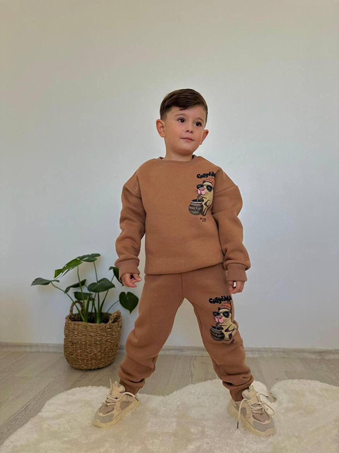 Cg Kids Capybara Erkek Çocuk 3 iplik Şardon Kumaş Alt Üst Takım Süper Kalite Sırt Baskı Detaylı