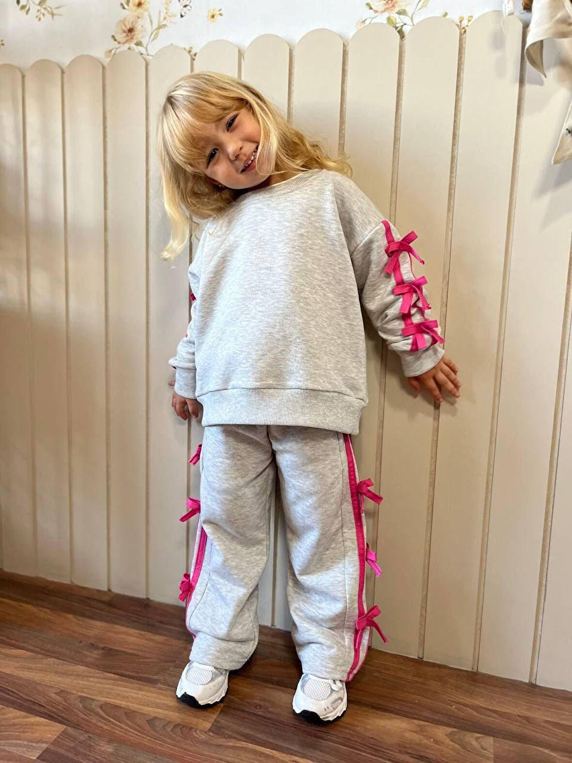 Cg Kids Gri Pembe Fiyonk Detaylı Kız Çocuk 3 iplik Alt Üst Takım Süper Kalite Kumaş (Geniş Kalıptır.)