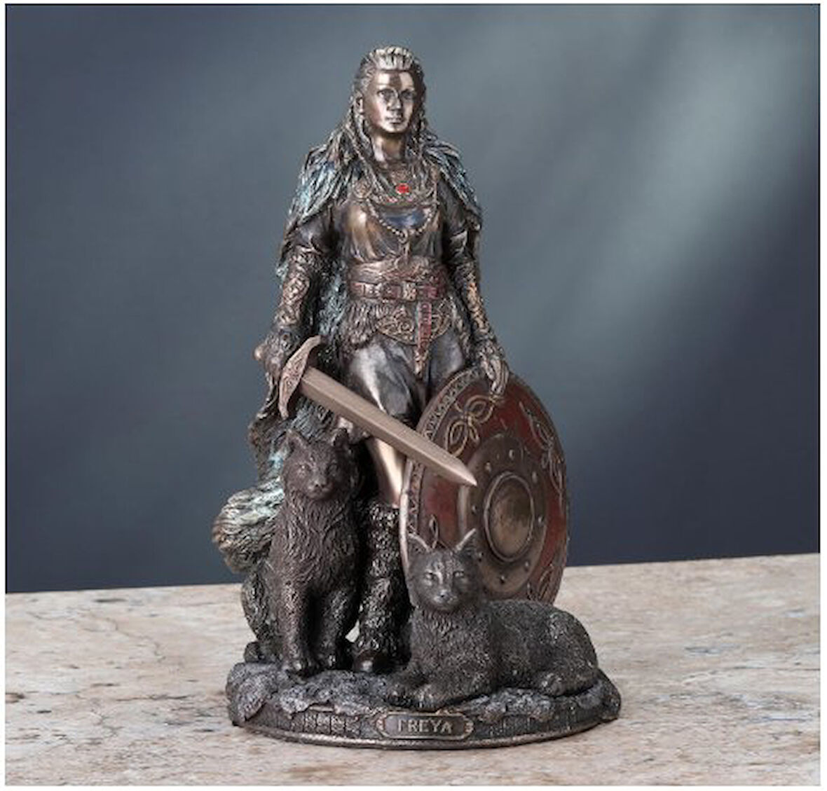 Veronese Design Freya Heykeli