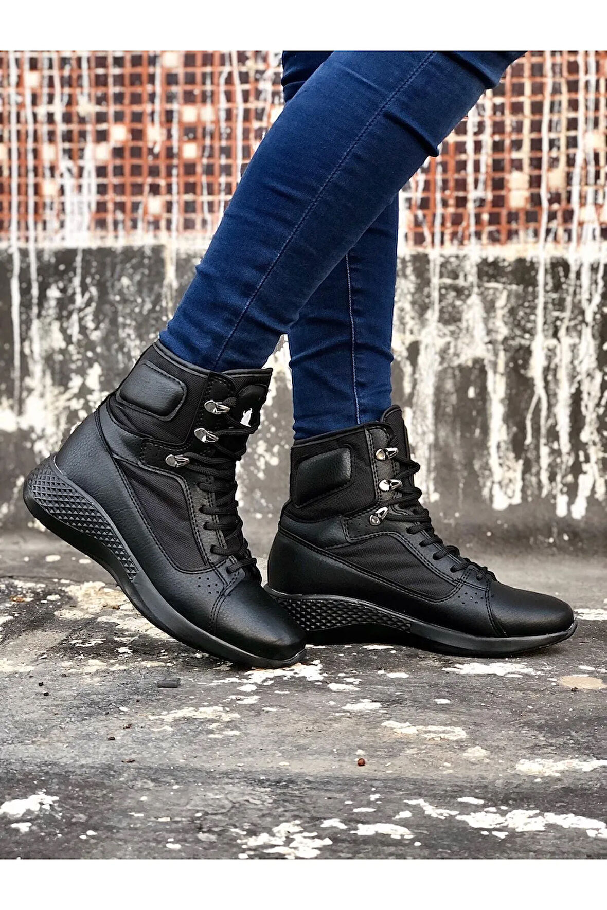 Arda  BA0600 Bağcıklı Siyah Boksör Unisex Spor Postal Bot