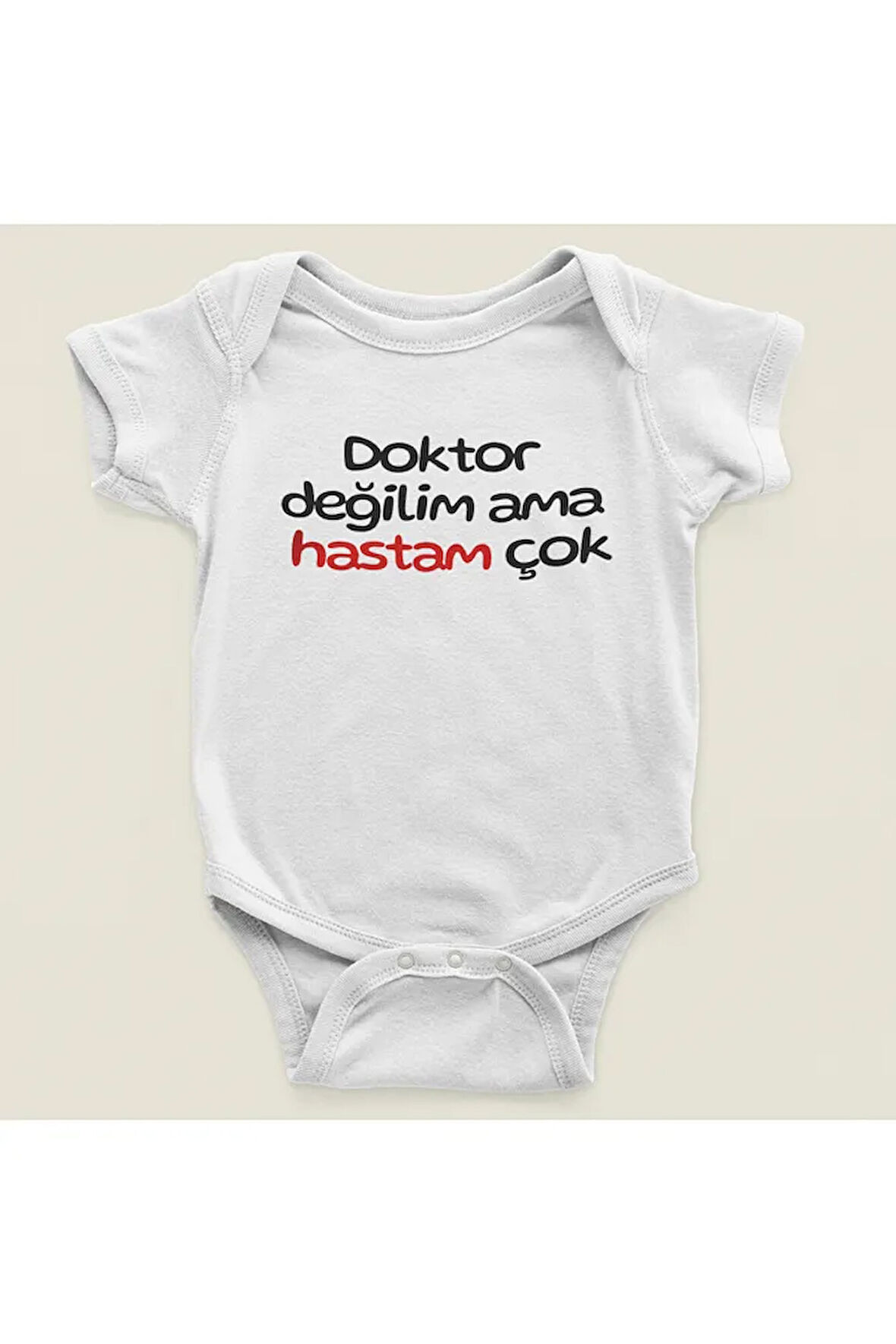 Doktor Değilim Ama Hastam Çok ! Yazılı Pamuklu Yumuşak Unisex Çıtçıtlı Body Zıbın