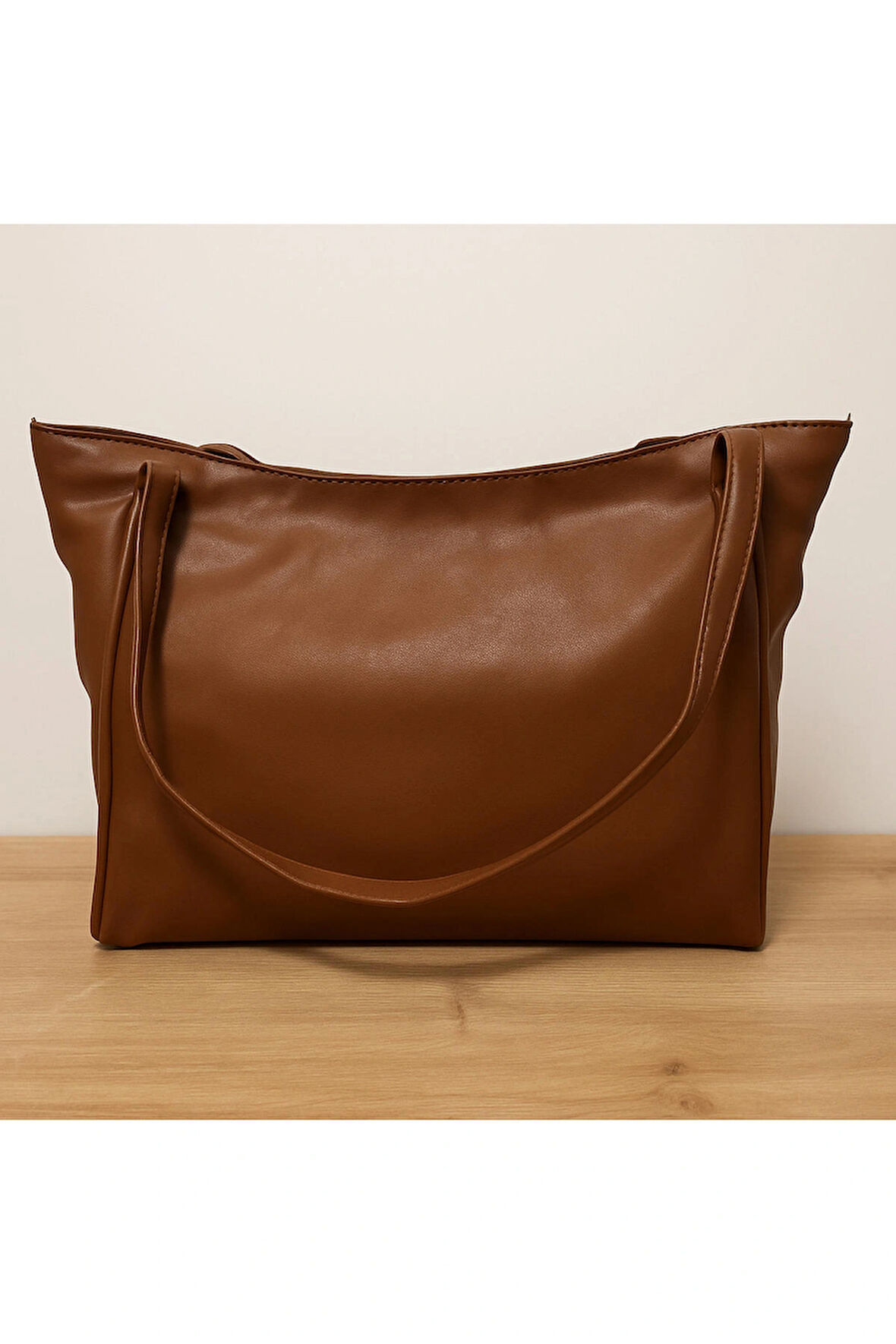 Geniş Şık Kadın Deri Omuz Çantası