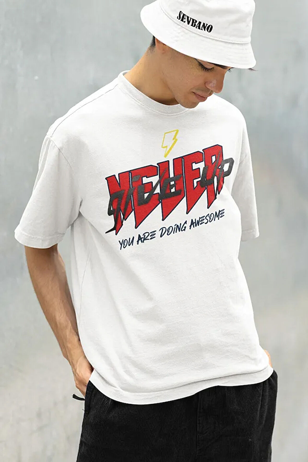 Never Give Up You Are Doing Awesome Yazılı Unisex Oversize Tişört