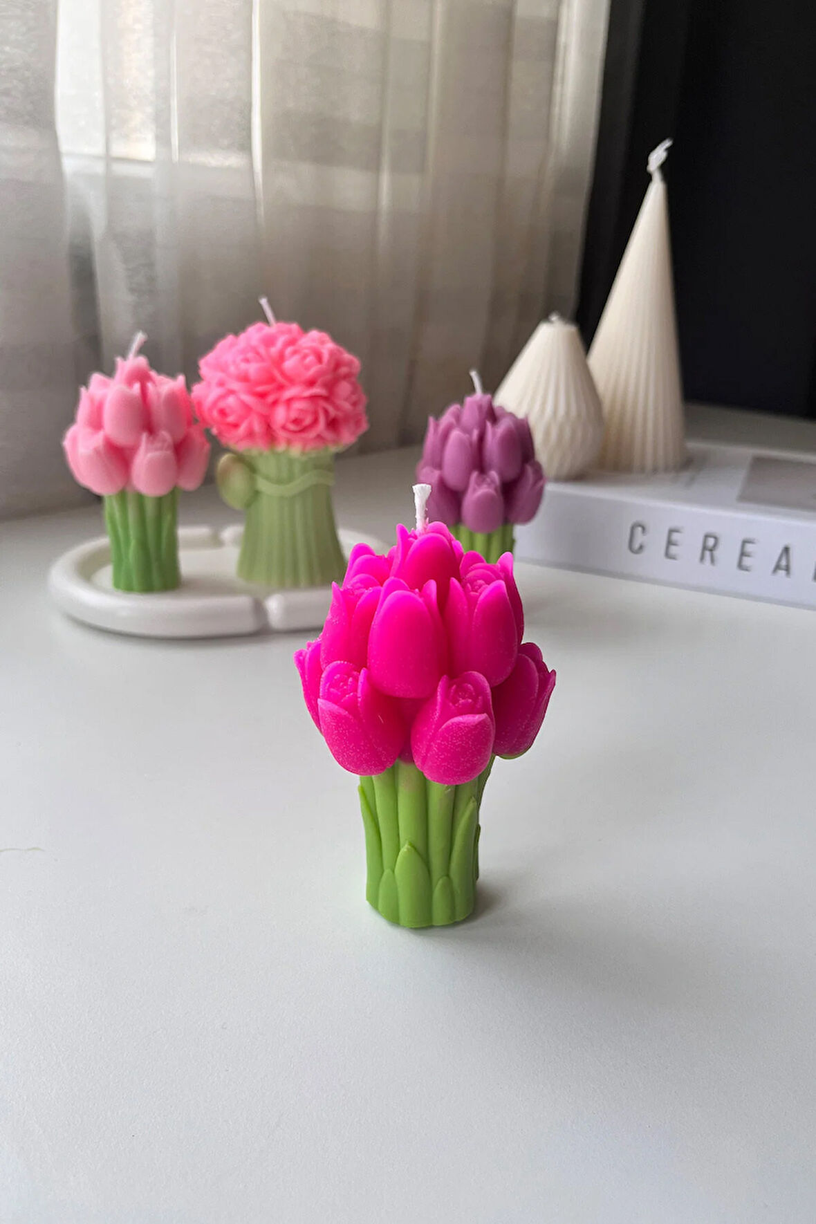 Koyu Pembe Lale Buketi Çiçek Kokulu Soya Mum