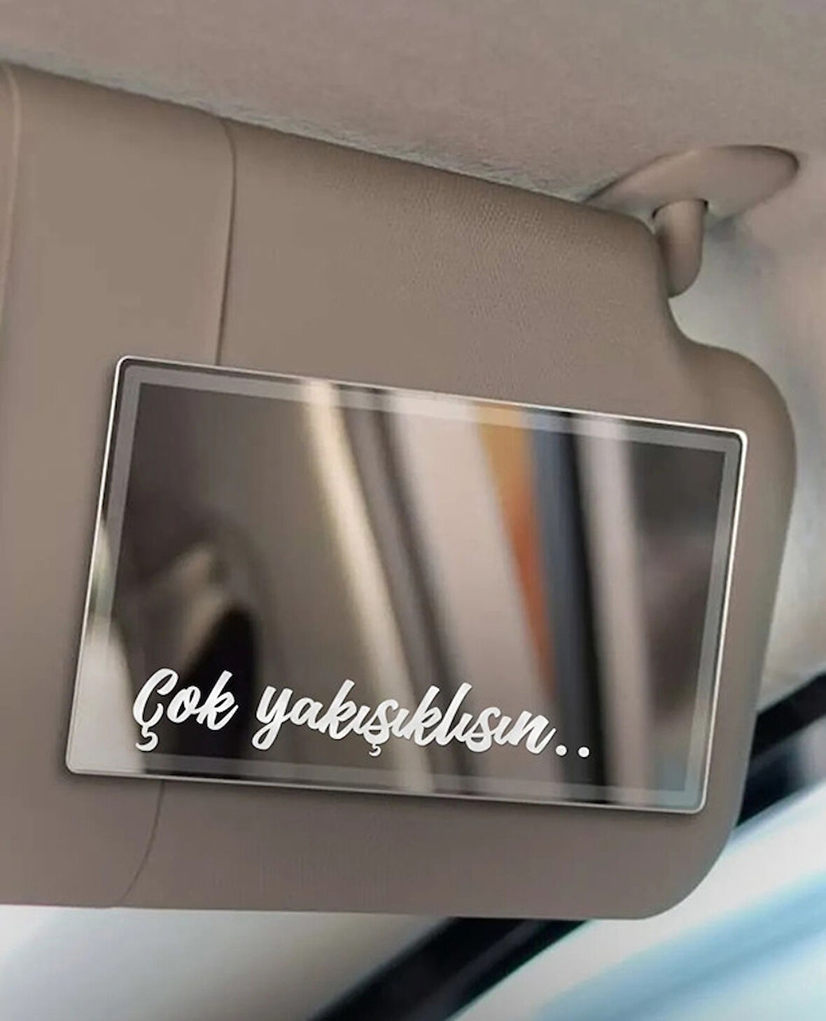 Çok Yakışıklısın Güneşlik Makyaj Aynası Sticker Etiket 4 Adet