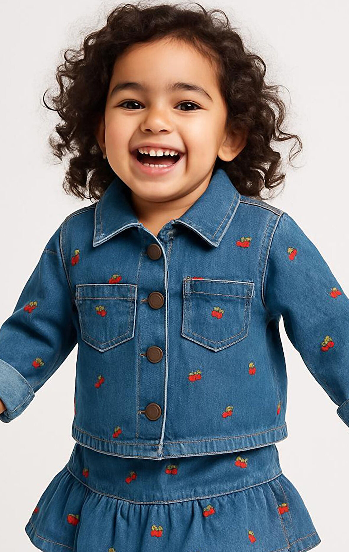 Kız Çocuk Kalp Nakışlı Kot Ceket