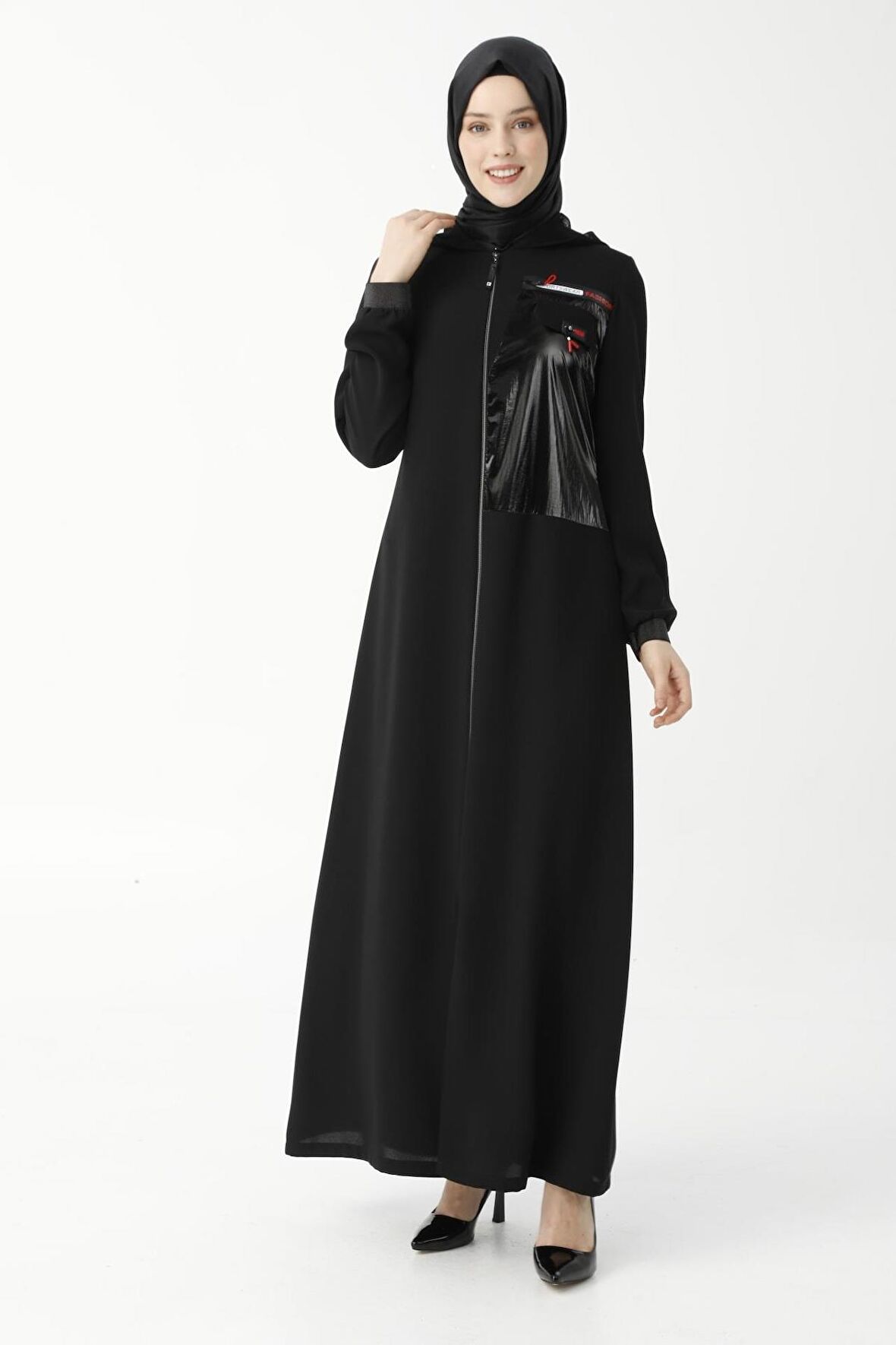 Yakası Derili Kırmızı Britli Siyah Ferace