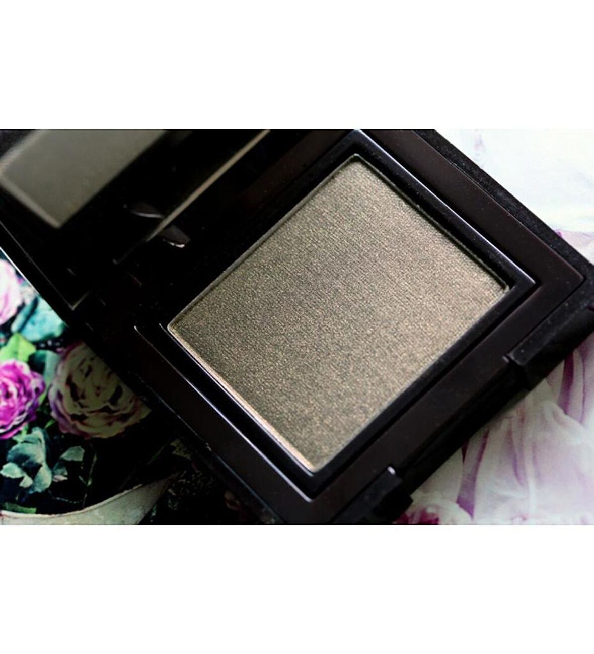 Laura Mercier Far Refill Pewter
