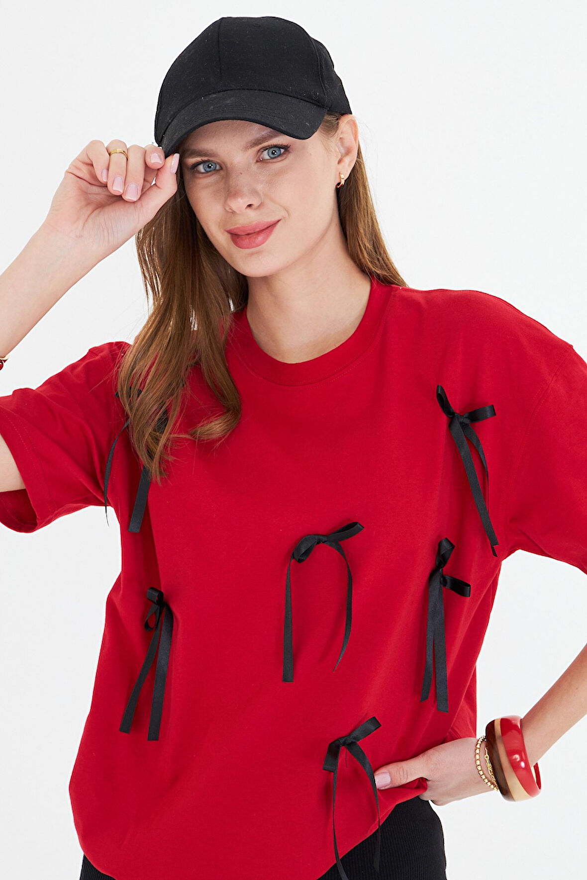 Kurdele Tasarımlı Oversize  %100 Pamuk Kadın Tişört