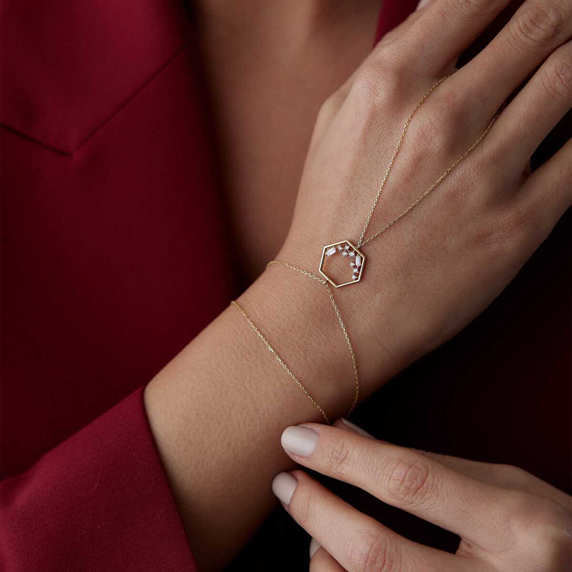 Altıgen Parçalı Taş Şahmeran