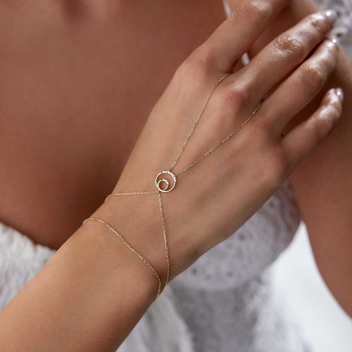 Yarım Taşlı Şahmeran