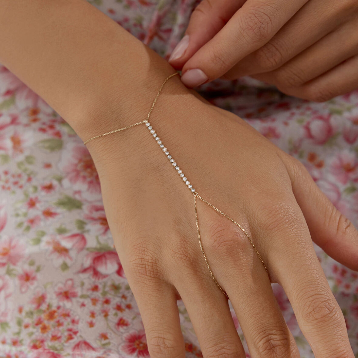 Taşlı Sıra Çiçek Şahmeran