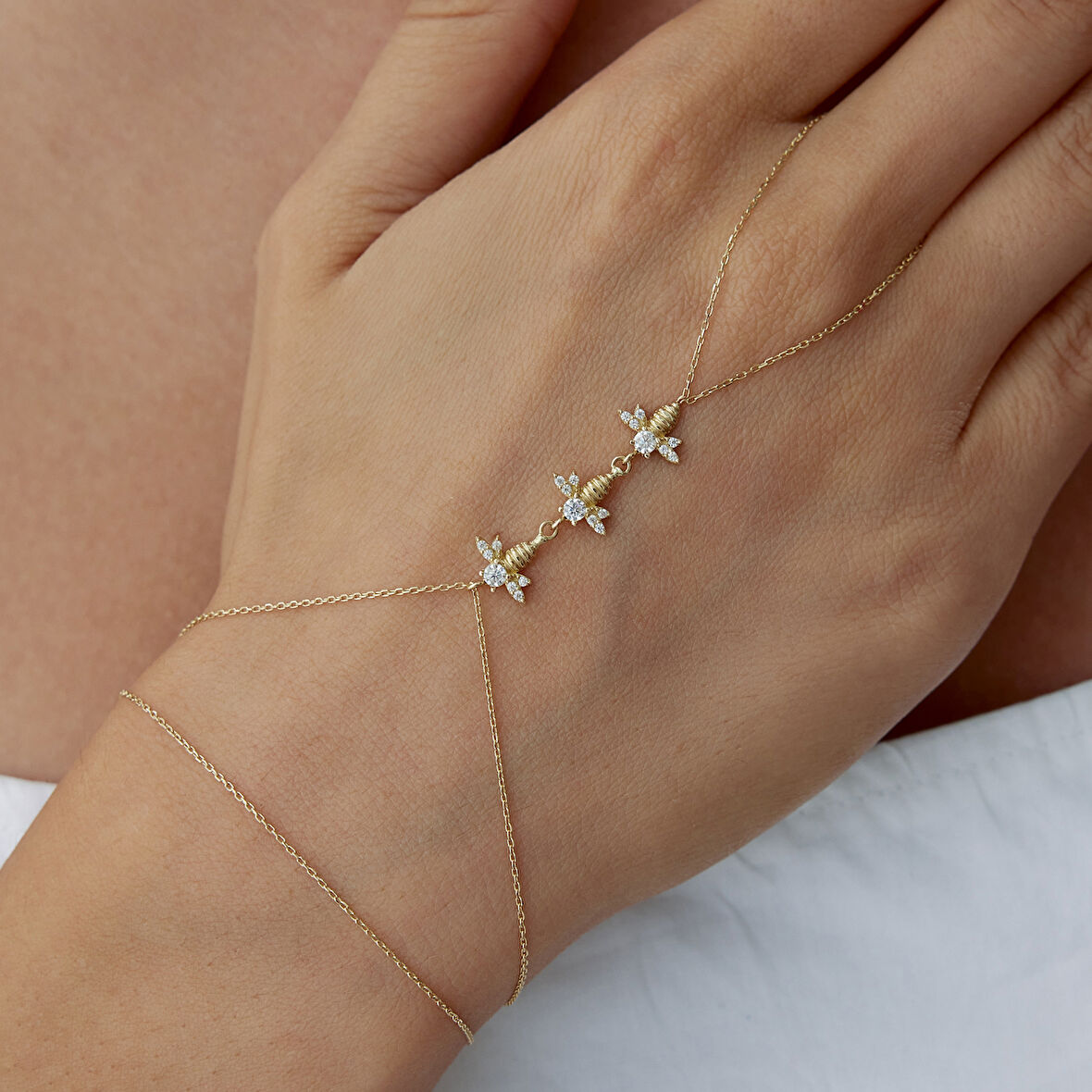 Triple Bee Şahmeran