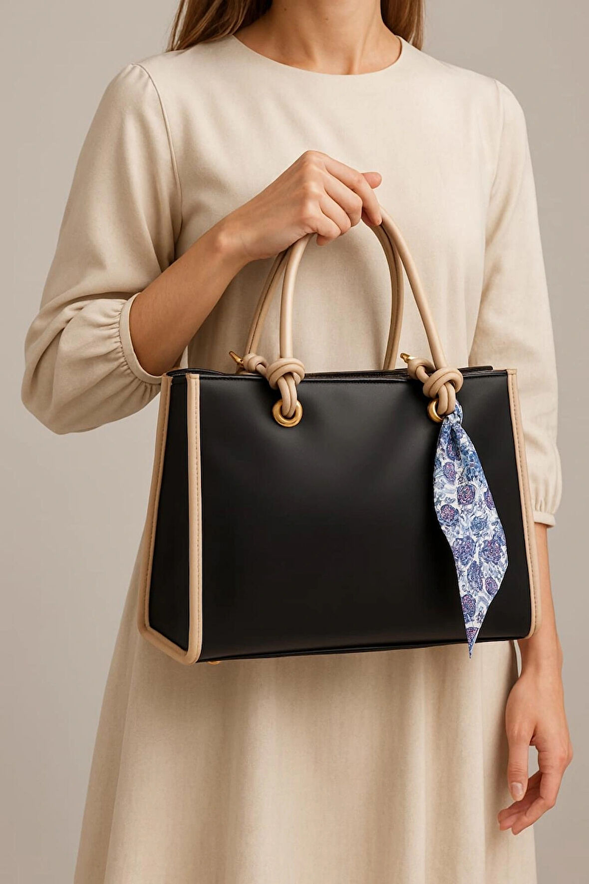 Kadın Fularlı Büyük Boy El ve Omuz Çantası