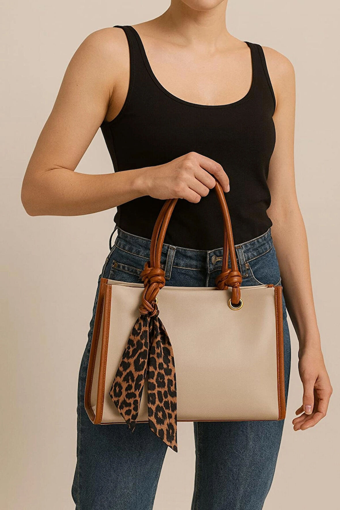 Kadın Fularlı Büyük Boy El ve Omuz Çantası