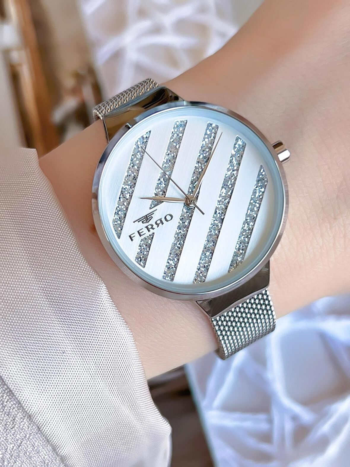 FERRO Silver Hasır Kordonlu Renk Atmaz 30 Metre Suya Dayanıklı Özel Tasarım Kadın KolSaati 1618