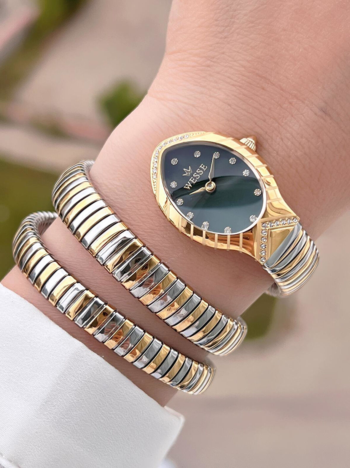 Wesse Yılan Tasarım Sarmalı Kordon 2 Yıl Garantili 3 Atm Suya Dayanıklı Kadın Kol Saati BWWL.1151.02