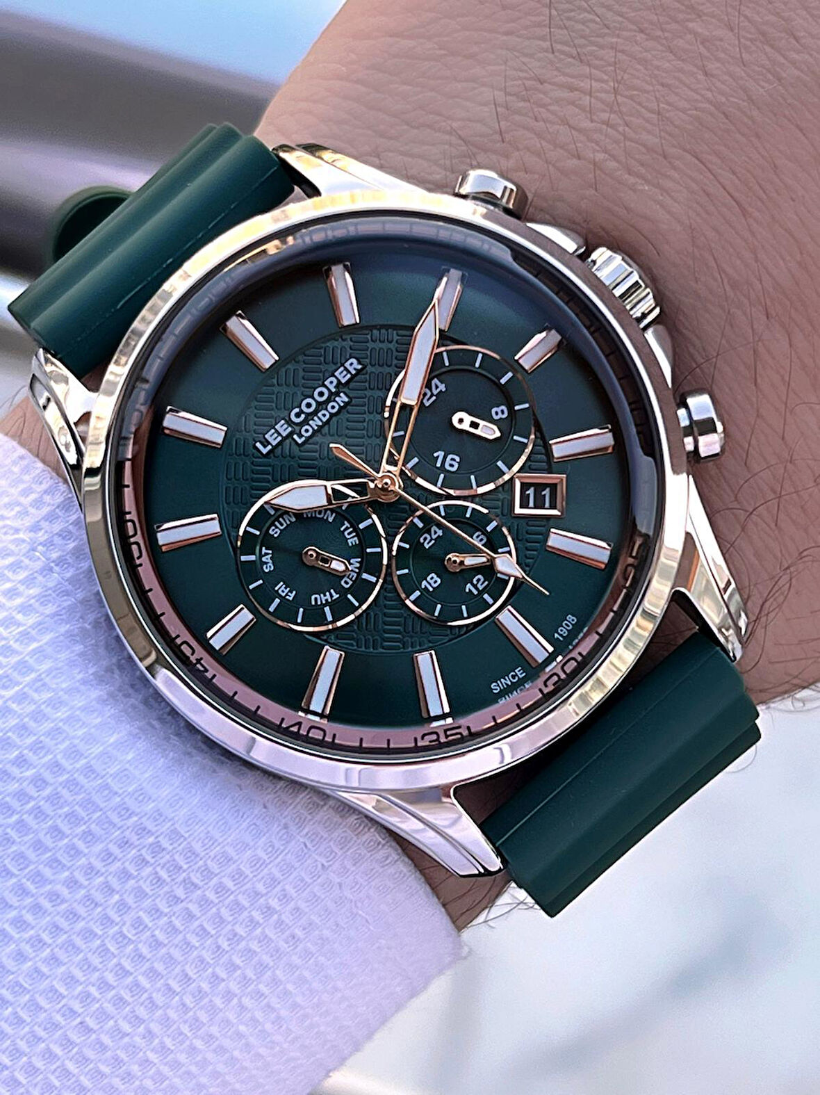 Lee Cooper Silikon Kordon İç Fonksiyonları Aktif 5 Atm Suya Dayanıklı Erkek Kol Saati ELC.08170.375