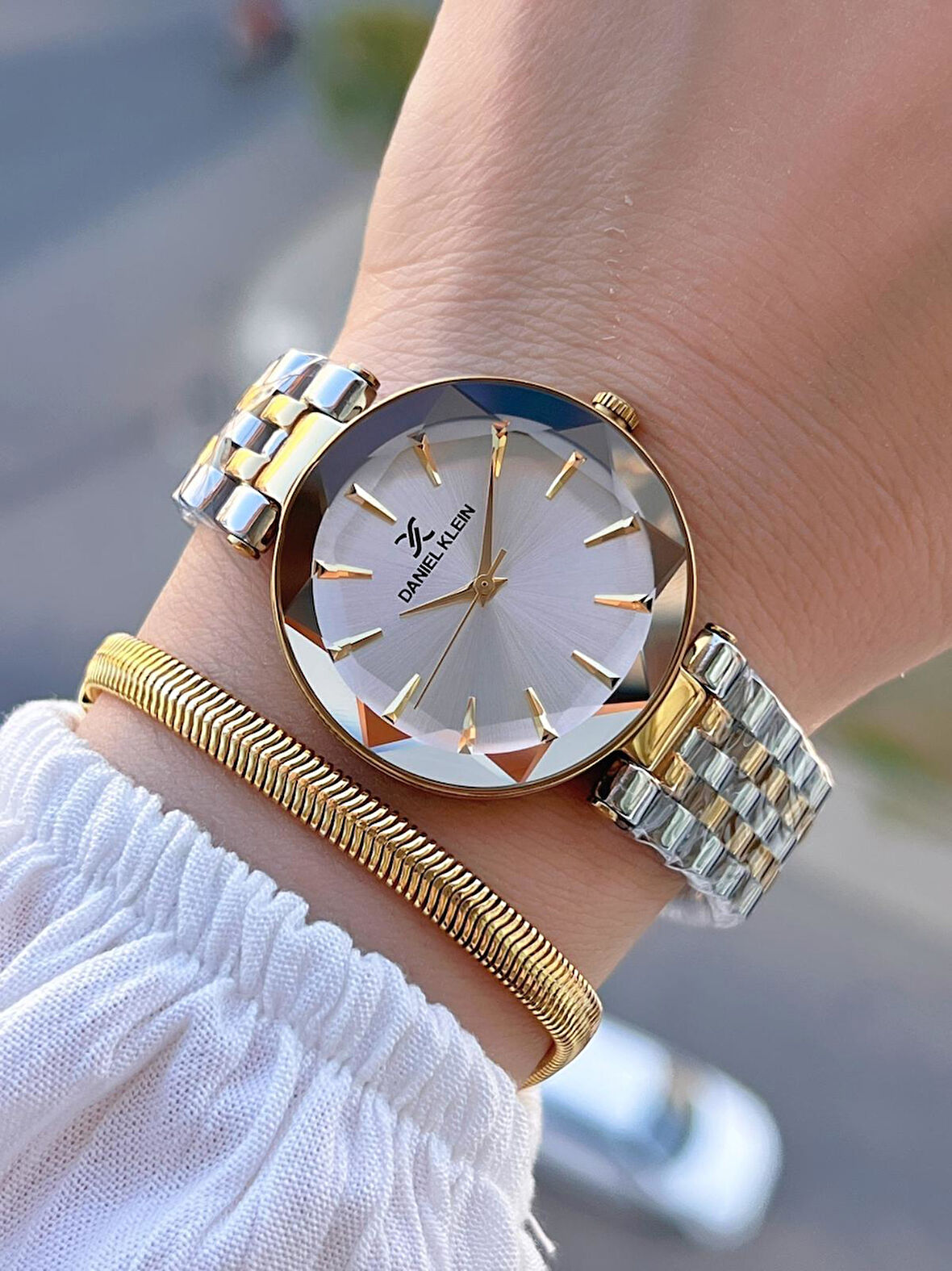 Daniel Klein Özel Kesme Camlı 3 Atm Suya Dayanıklı 2 Yıl Garantili Kadın Kol Saati+Bileklik V92601.3