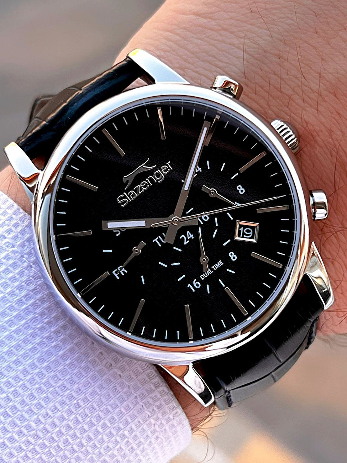 Slazenger Deri Kordon İç Fonksiyonları Aktif 10 Atm Suya Dayanıklı Erkek Kol Saati ESL.09.2481.2.02