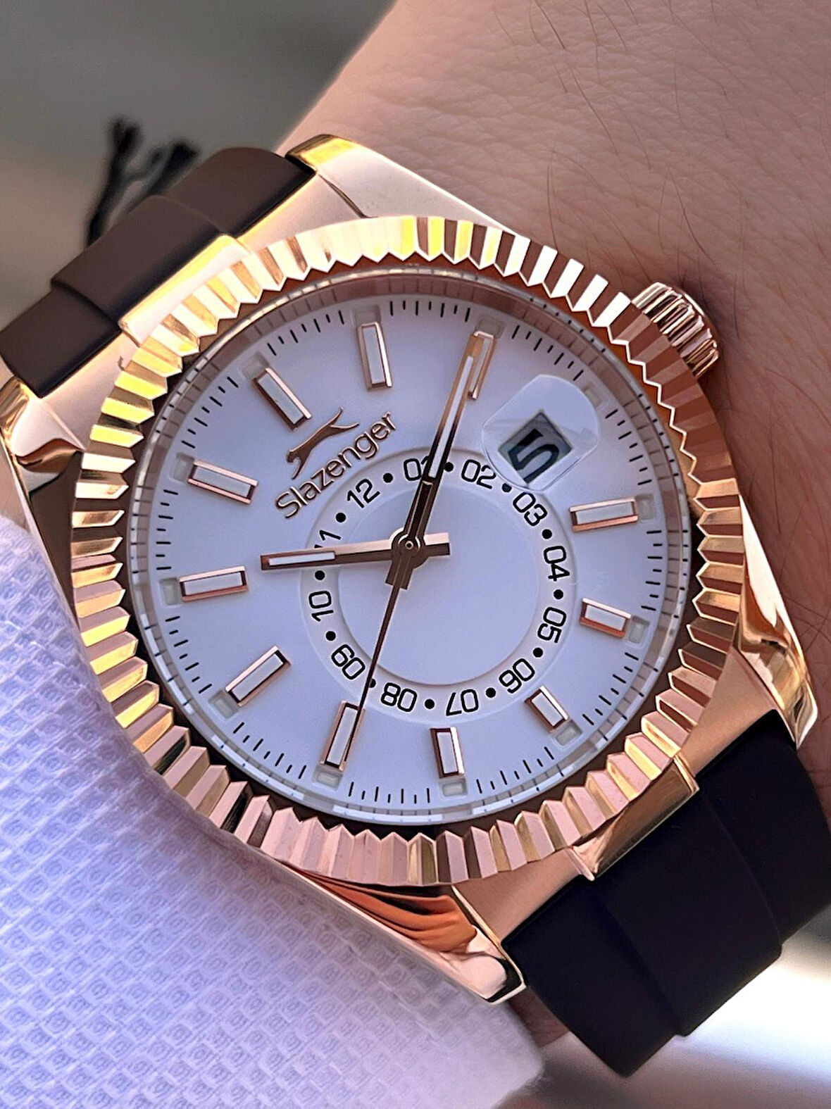 Slazenger Silikon Kordon İç Fonksiyonları Aktif 10 Atm Suya Dayanıklı Erkek Kol Saati ESL.09.2514.03