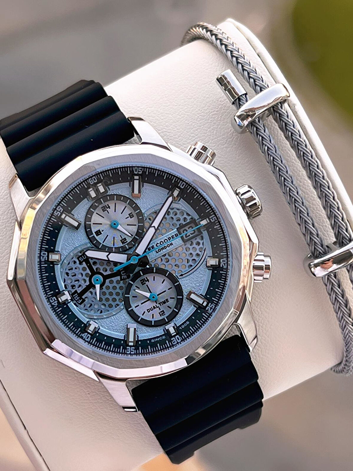 Lee Cooper İtalyan Tasarım Bileklik Hediyeli Silikon Kordon 5 Atm Erkek Kol Saati ELC.08238.301