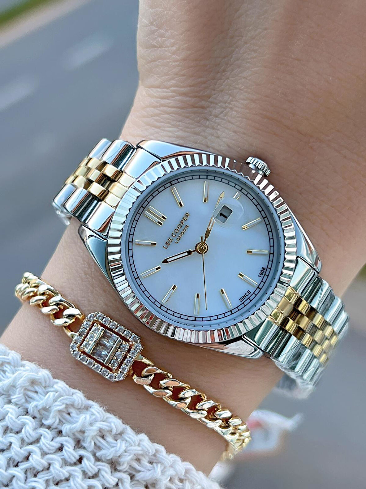 Lee Cooper Çelik Kordonlu 3 Atm Suya Dayanıklı 2 Yıl Garantili Kadın Kol Saati BC.08210.220