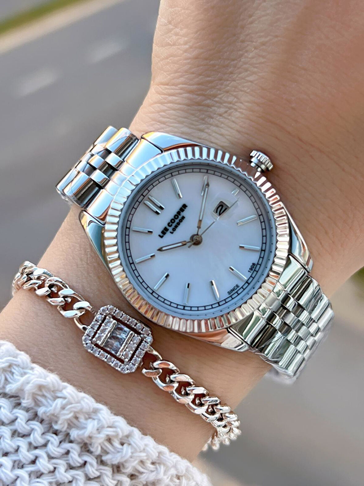 Lee Cooper Çelik Kordonlu 3 Atm Suya Dayanıklı 2 Yıl Garantili Kadın Kol Saati BC.08210.320