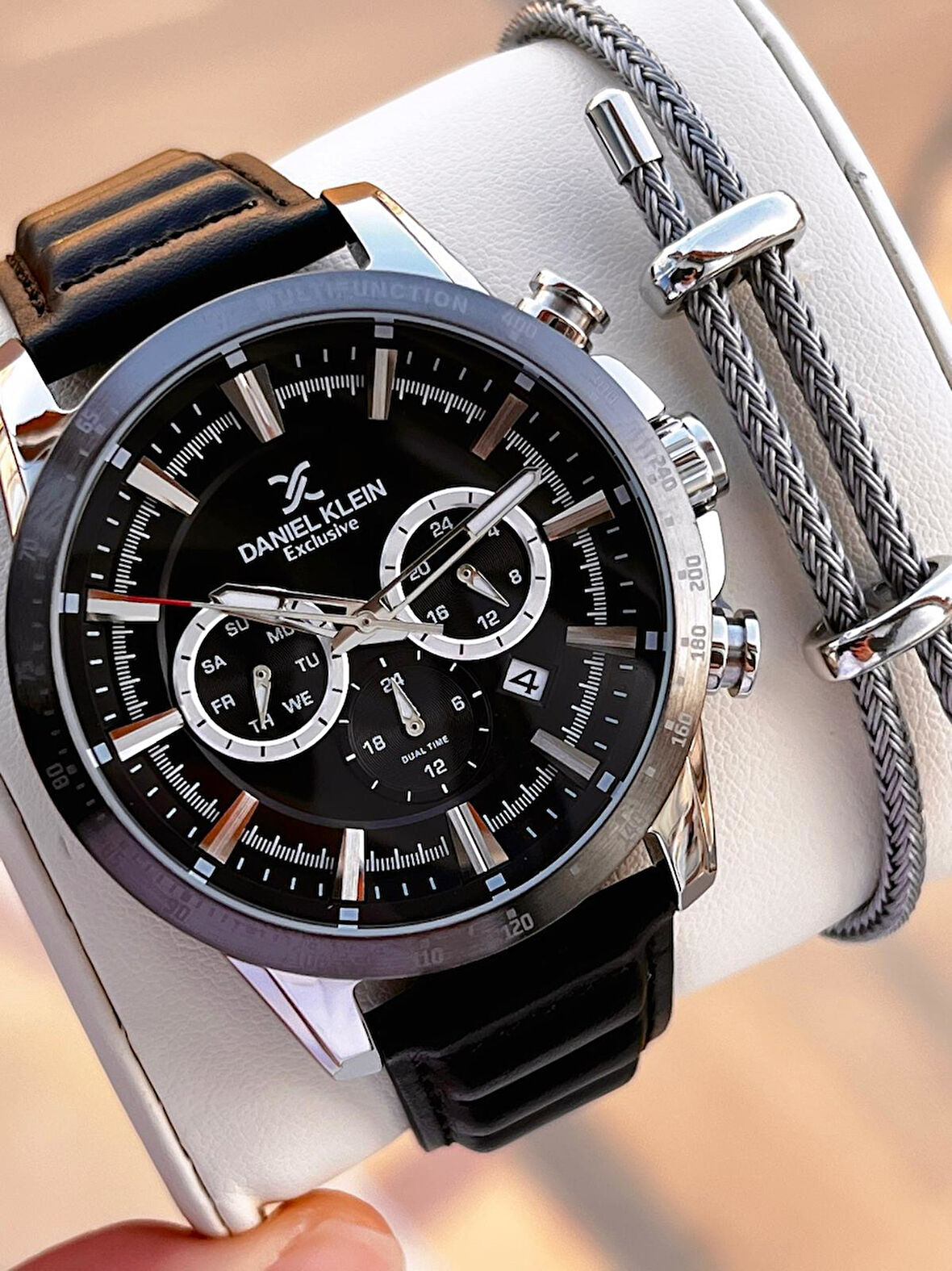 Daniel Klein Deri Kordon İç Kadran Fonksiyonları Aktif 3 Atm Suya Dayanıklı Erkek Kol Saati E14006-1