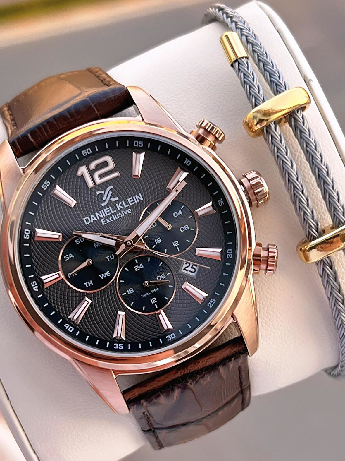 Daniel Klein Deri Kordon İç Kadran Fonksiyonları Aktif 3 Atm Suya Dayanıklı Erkek Kol Saati E14063-4