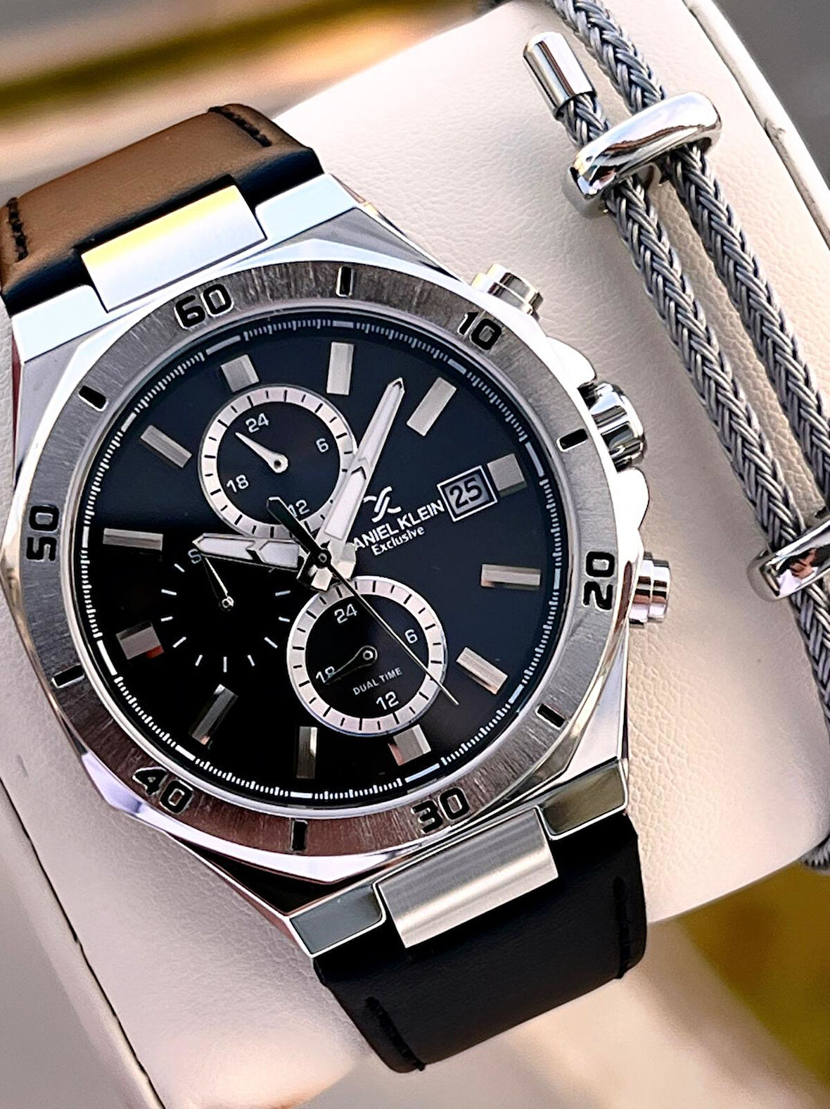 Daniel Klein Deri Kordon İç Kadran Fonksiyonları Aktif 3 Atm Suya Dayanıklı Erkek Kol Saati E140003-1