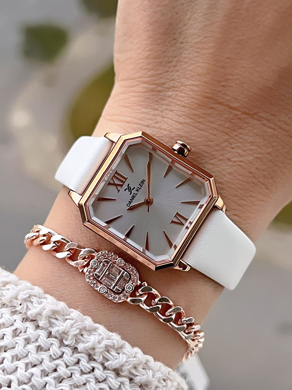 Daniel Klein Deri Kordonlu 2 Yıl Garantili 3 Atm Suya Dayanıklı Kadın Kol Saati+Bileklik BD.13939.5