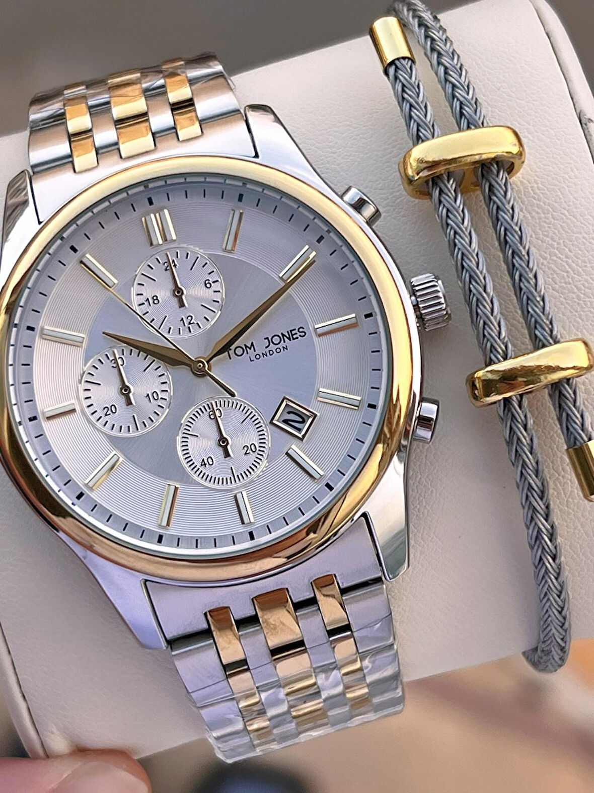 Tom Jones Bileklik Hediyeli Çelik Kordon 3 Atm Suya Dayanıklı 2 Yıl Garantili Erkek Kol Saati 10080.4
