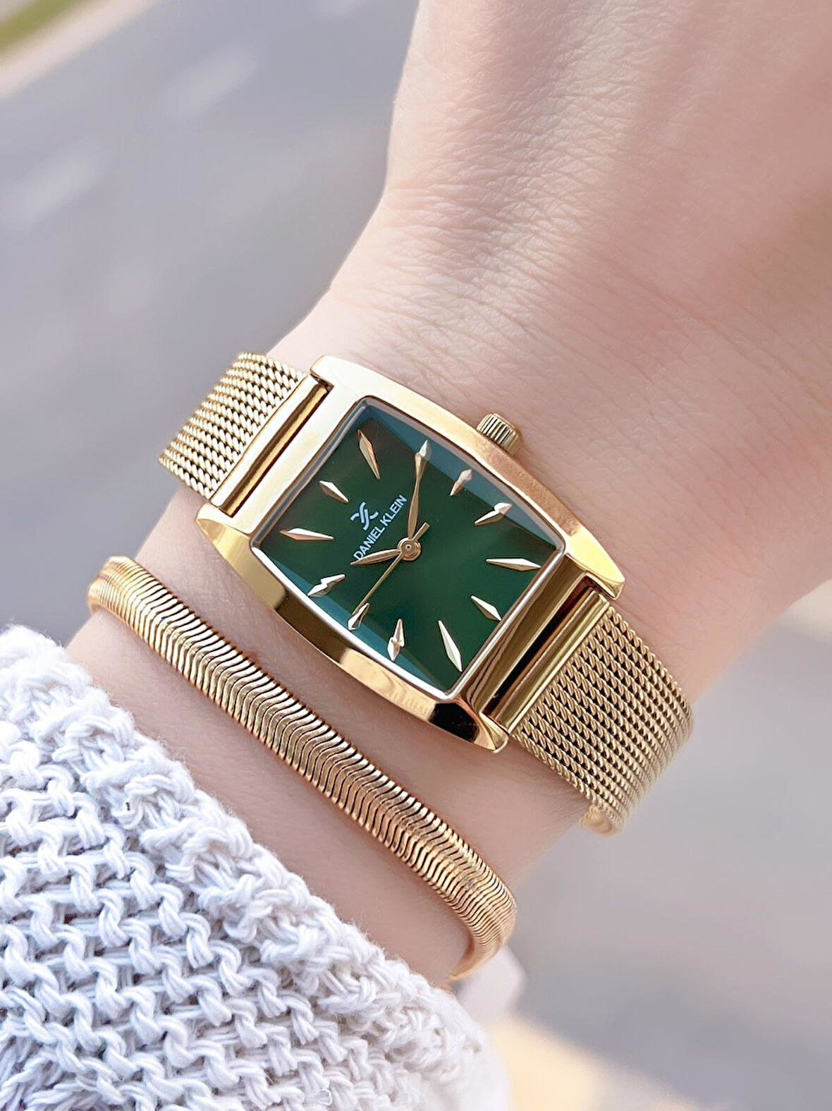 Daniel Klein Çelik Hasır Kordon 2 Yıl Garantili 3Atm Suya Dayanıklı Kadın Kol Saati+Bileklik B141194