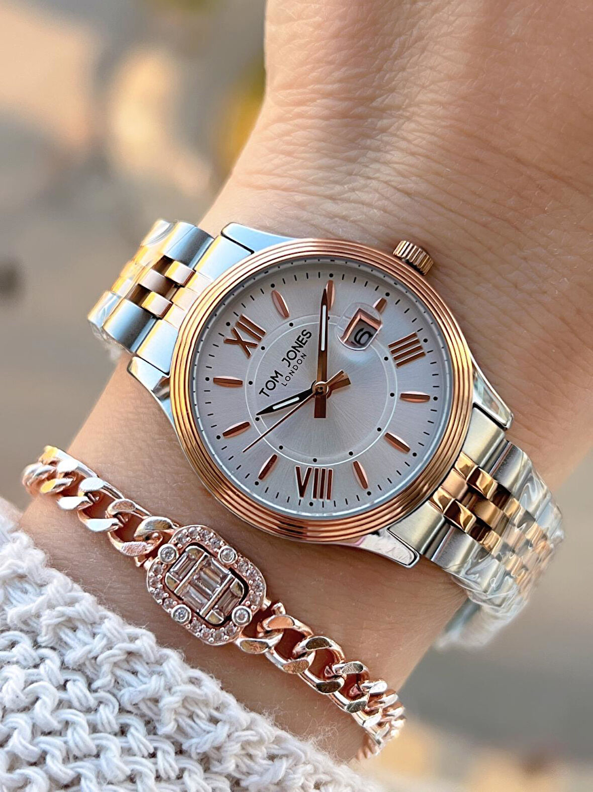 Tom Jones Çelik Kordon Kararma Renk Atma Yapmaz 3 Atm Suya Dayanıklı Kadın Kol Saati BTJ.YN10105.5