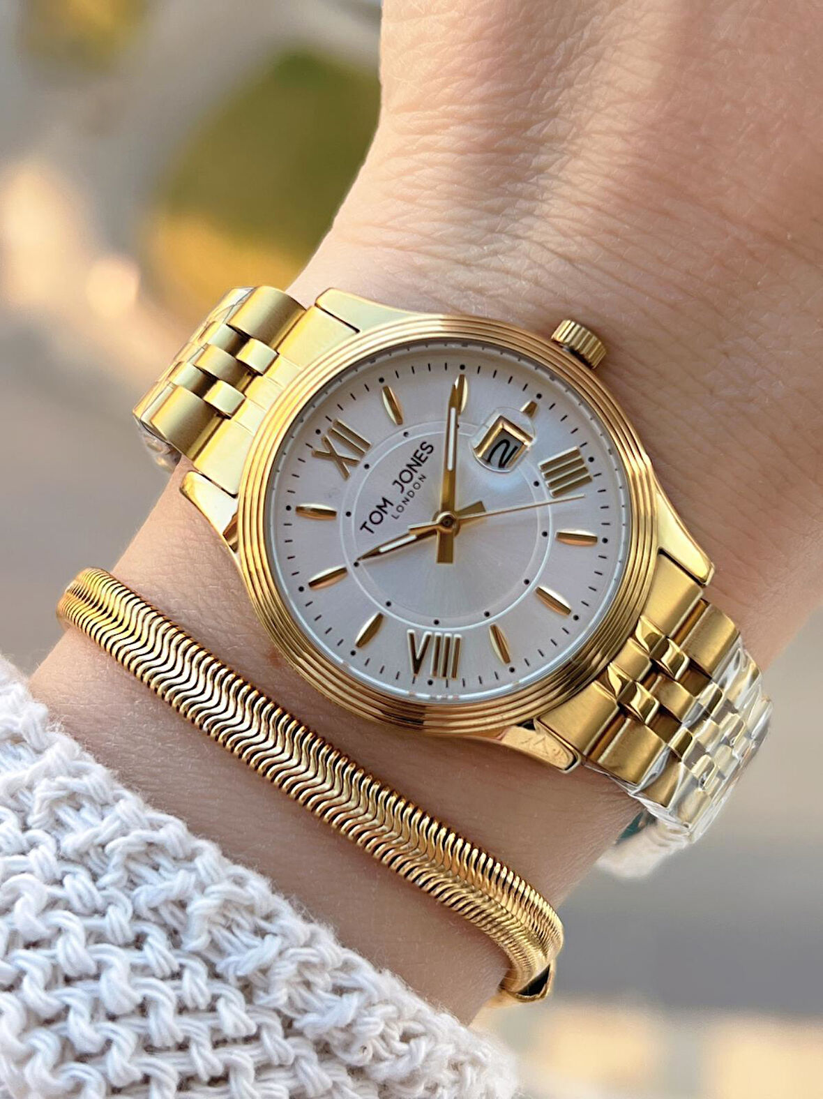 Tom Jones Çelik Kordon Kararma Renk Atma Yapmaz 3 Atm Suya Dayanıklı Kadın Kol Saati BTJ.YN10105.2