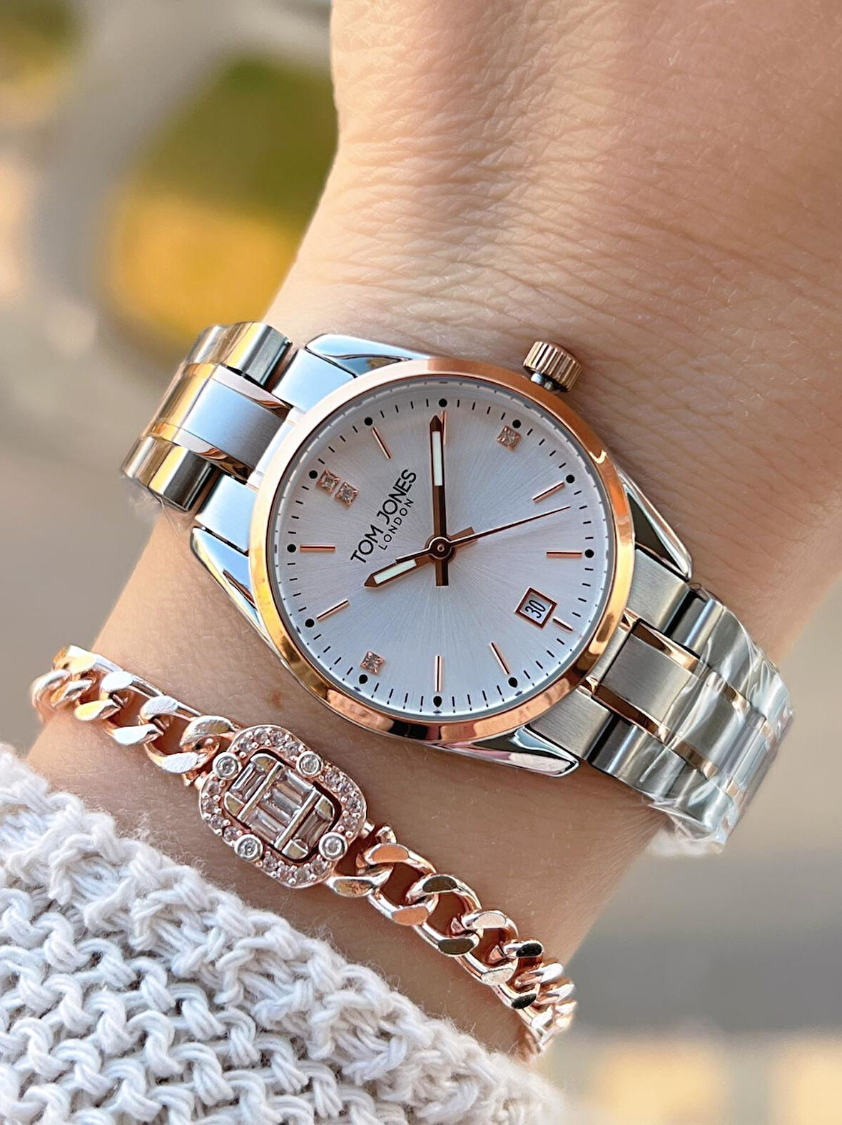 Tom Jones Çelik Kordon Kararma Renk Atma Yapmaz 3 Atm Suya Dayanıklı Kadın Kol Saati BTJ.YN10059.5