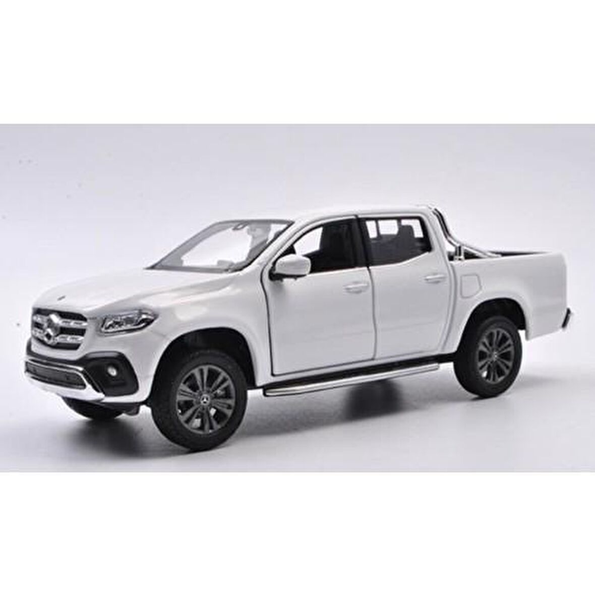 Welly Mercedes-Benz X-Class Beyaz 1:27 Beyaz Lisanslı Ürün