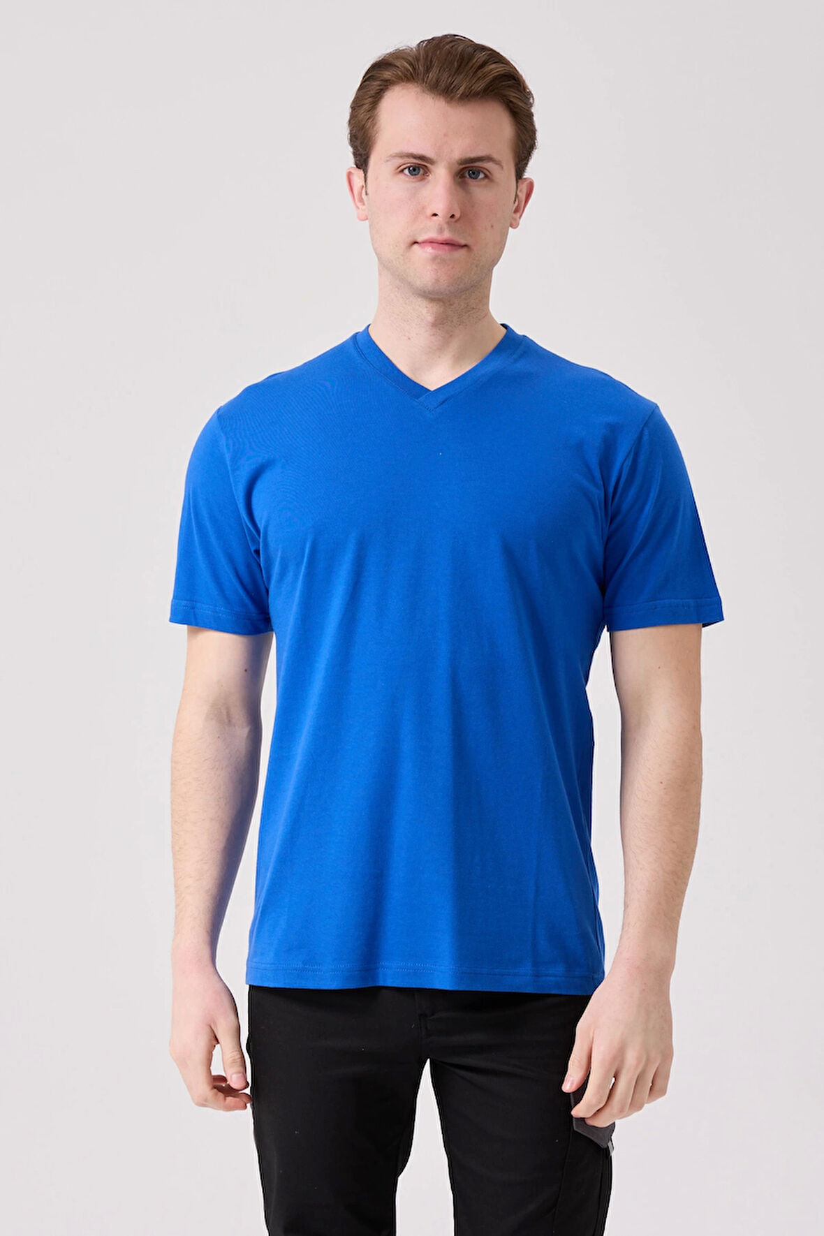 Galanthus V Yaka T-Shirt - Nefes Alabilir, Rahat ve Şık Tasarım